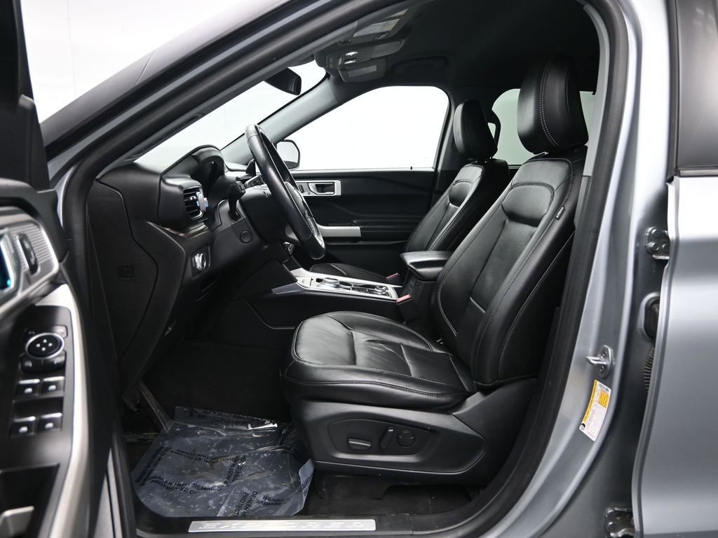 Used 2022 Ford Explorer Limited w/ Equipment Group 301A image 28