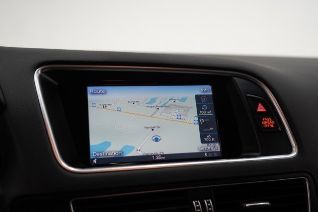 Used 2017 Audi Q5 2.0T Premium Plus w/ Technology Package image 24