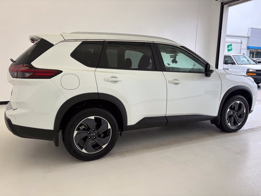 Used 2024 Nissan Rogue SV w/ SV Premium Package FWD image 22