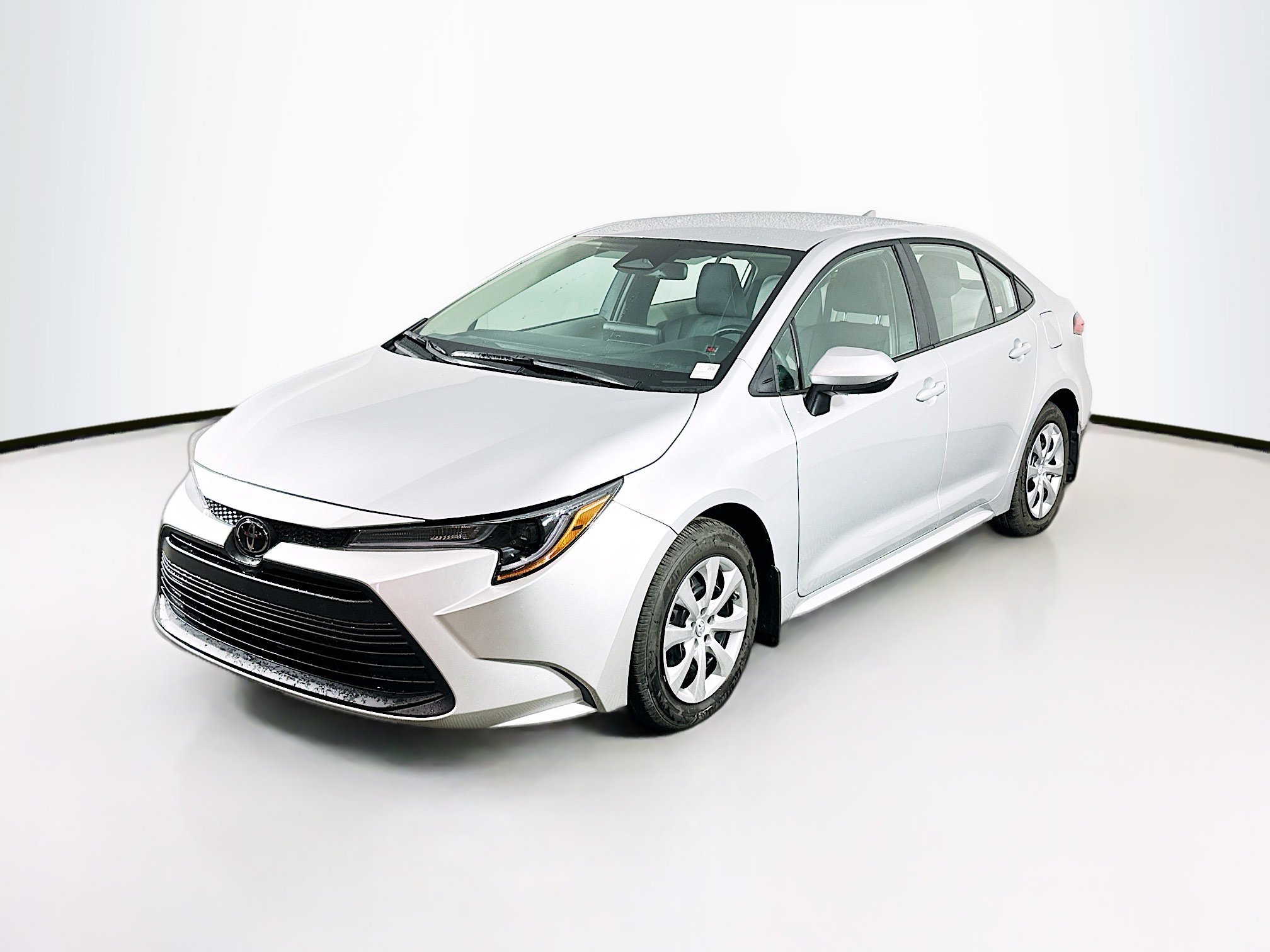 Used 2026 Toyota Corolla LE image 3