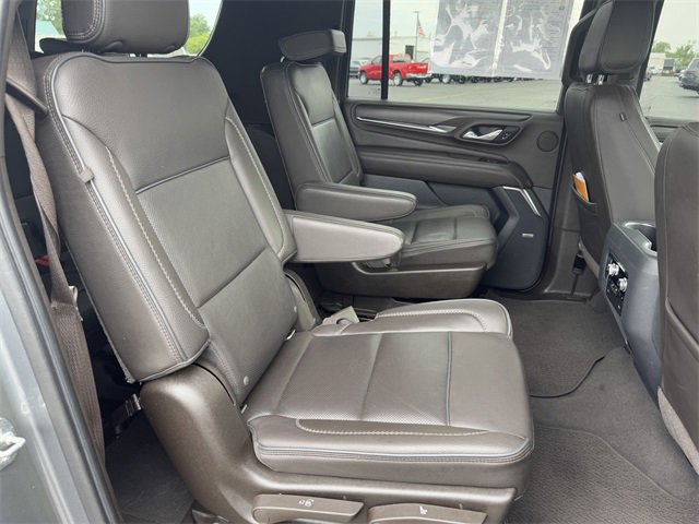 Used 2021 GMC Yukon XL Denali w/ Denali Premium Package image 17