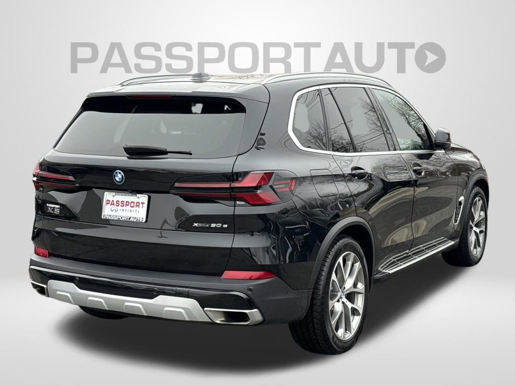 Used 2025 BMW X5 xDrive50e image 5