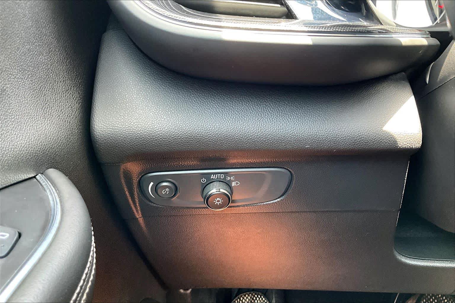 Used 2021 Buick Envision Preferred FWD image 33