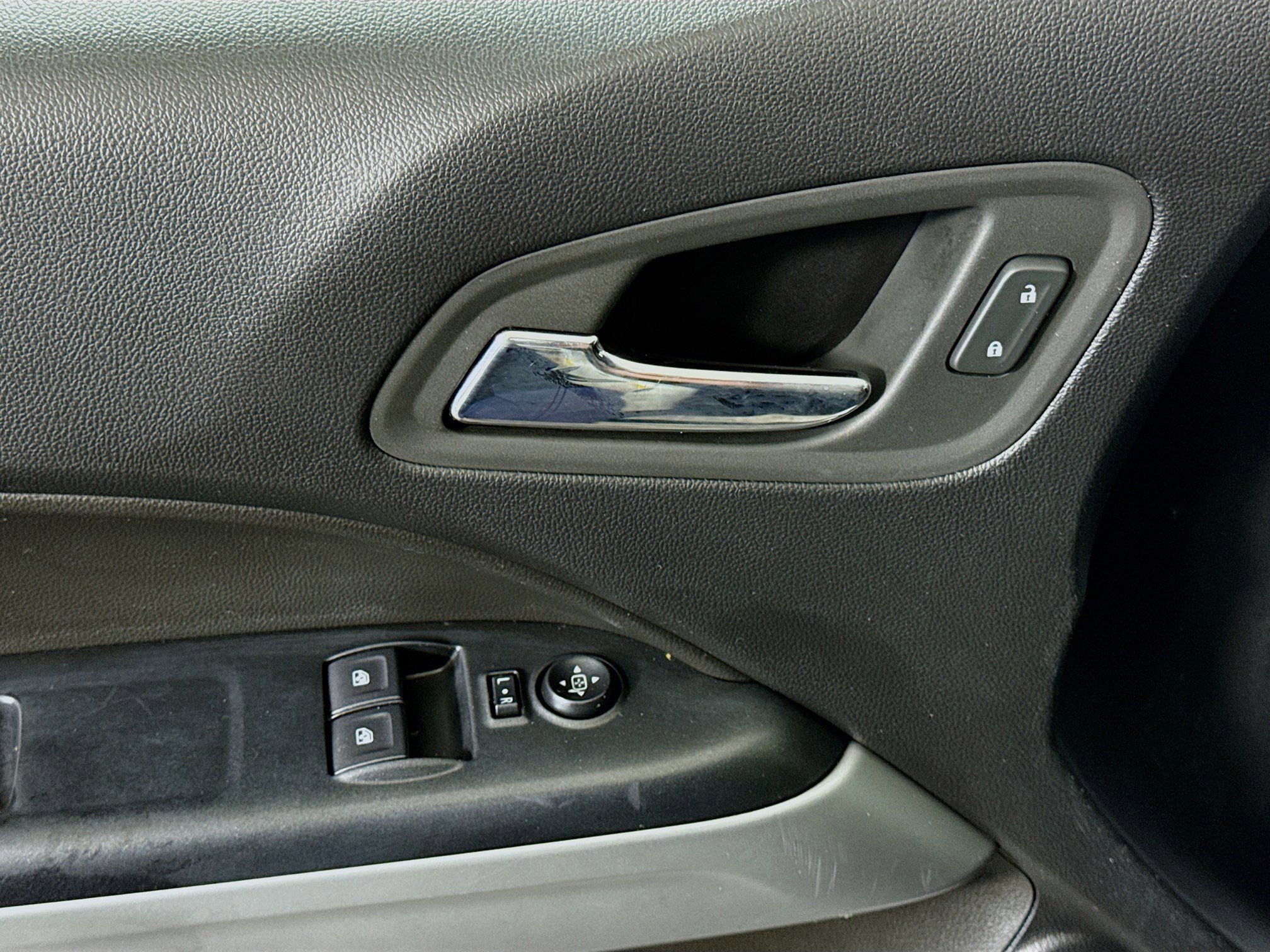 Used 2022 Chevrolet Colorado LT w/ Fleet Safety Package image 23