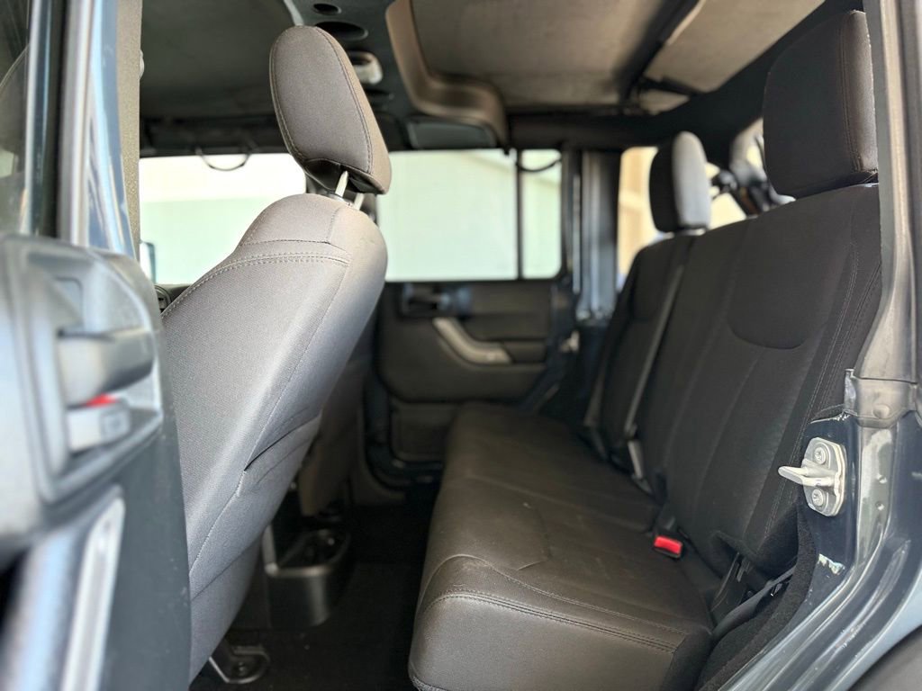 Used 2017 Jeep Wrangler Unlimited Willys image 24