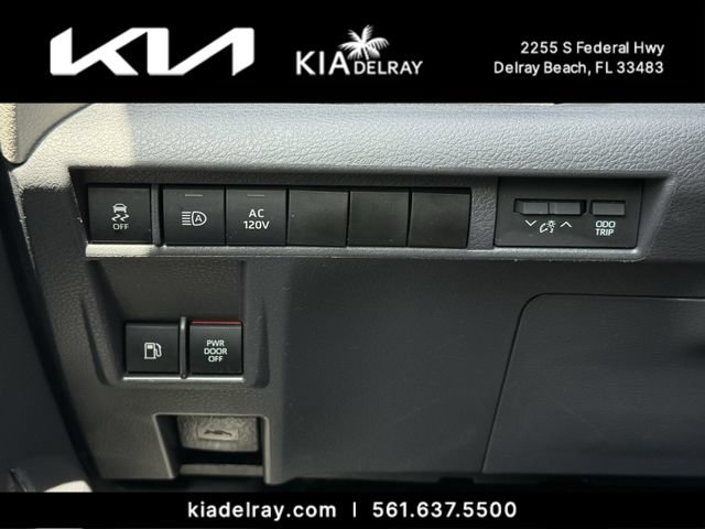 Used 2021 Toyota Sienna Limited FWD image 29