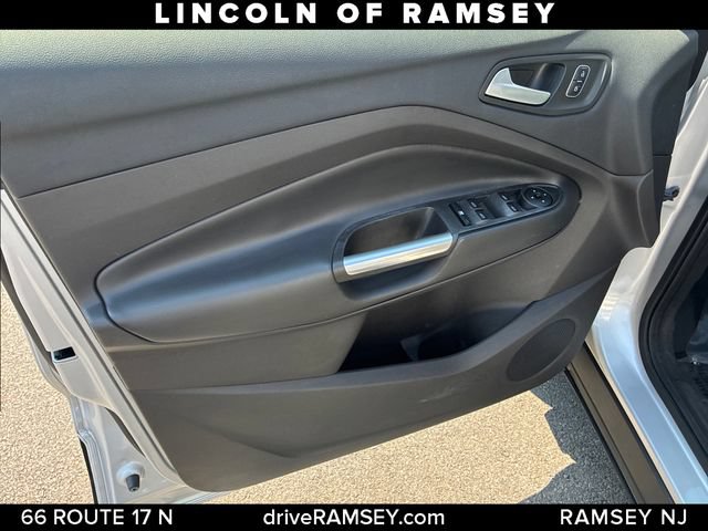 Used 2018 Ford Escape SE w/ SE Sync 3 Package AWD/4WD image 12