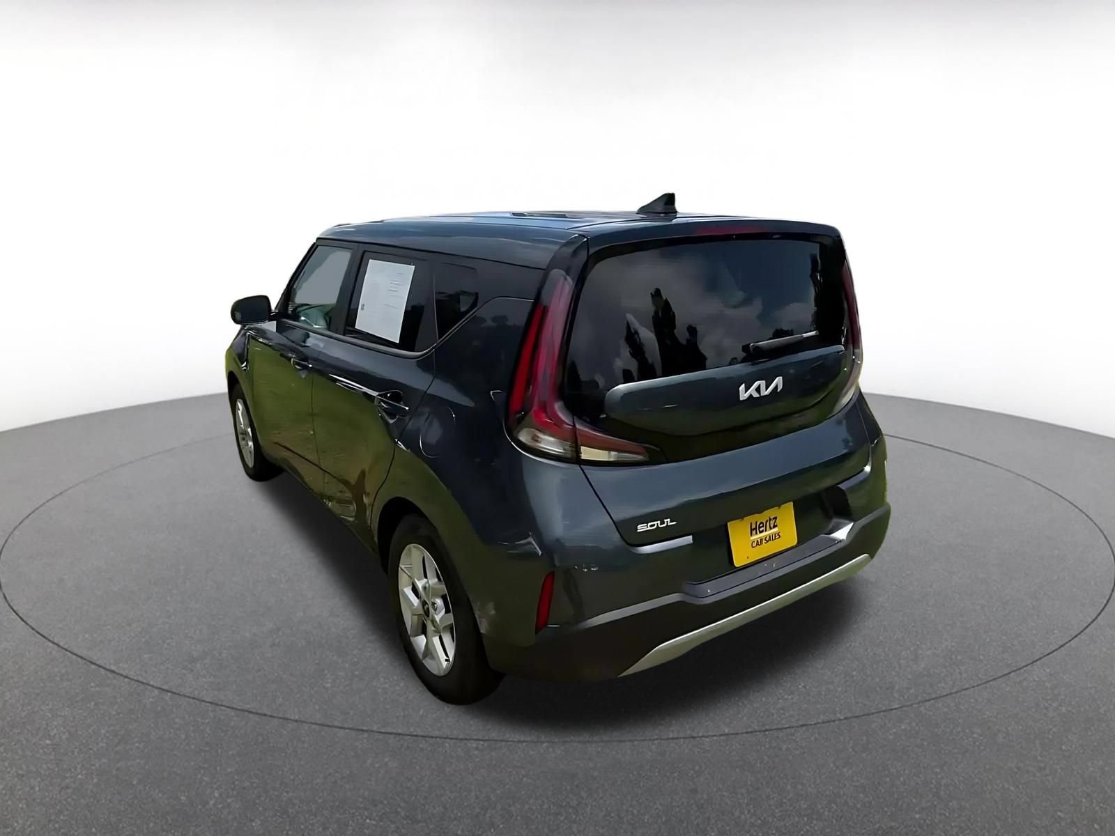 Used 2025 Kia Soul LX w/ LX Technology Package FWD image 10