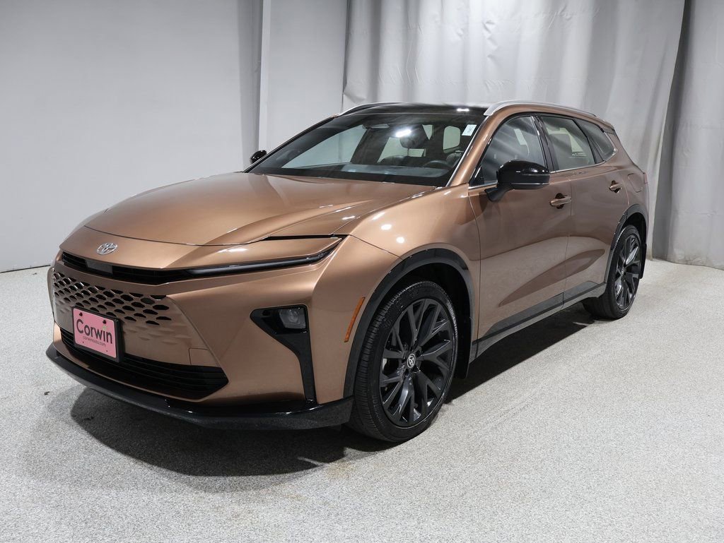 Used 2025 Toyota Crown Signia image 5