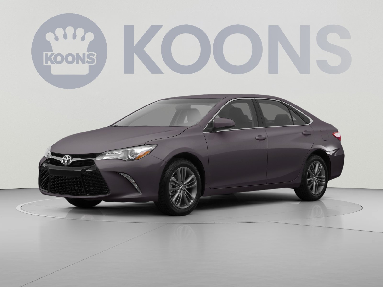 Used 2015 Toyota Camry SE FWD image 1
