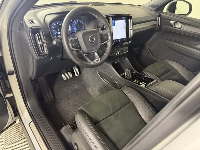 Used 2019 Volvo XC40 T5 R-Design AWD/4WD image 10