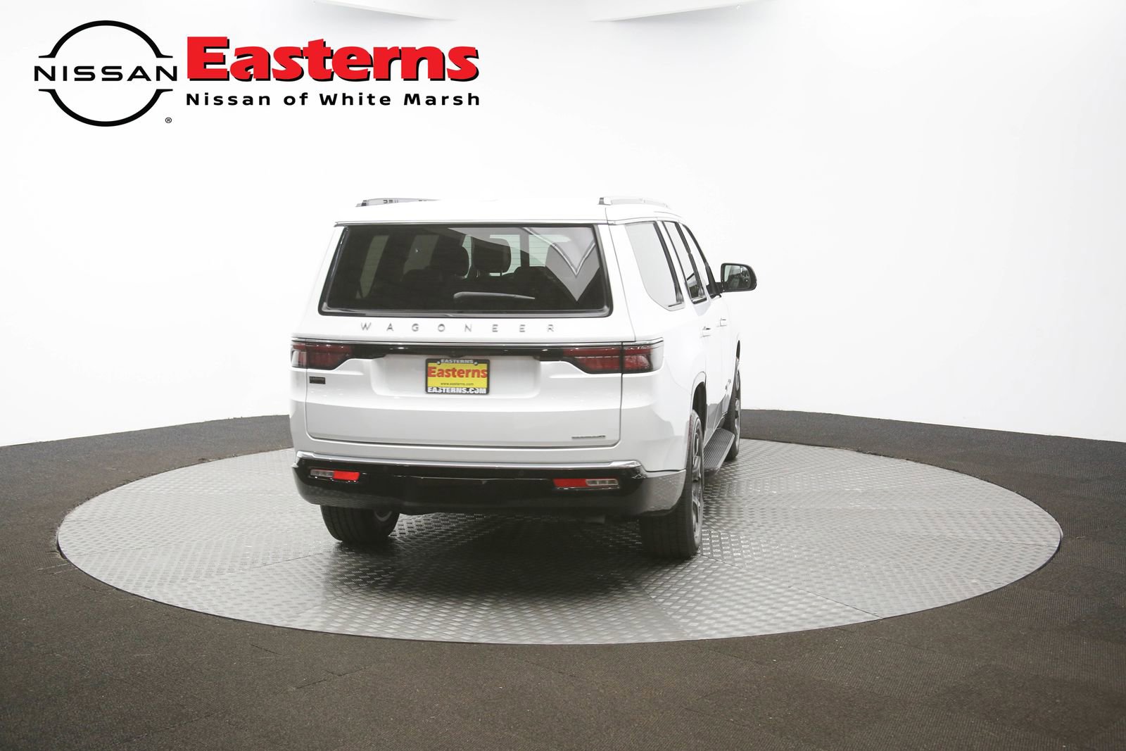 Used 2023 Jeep Wagoneer Series III w/ Preferred Equipment Group image 37