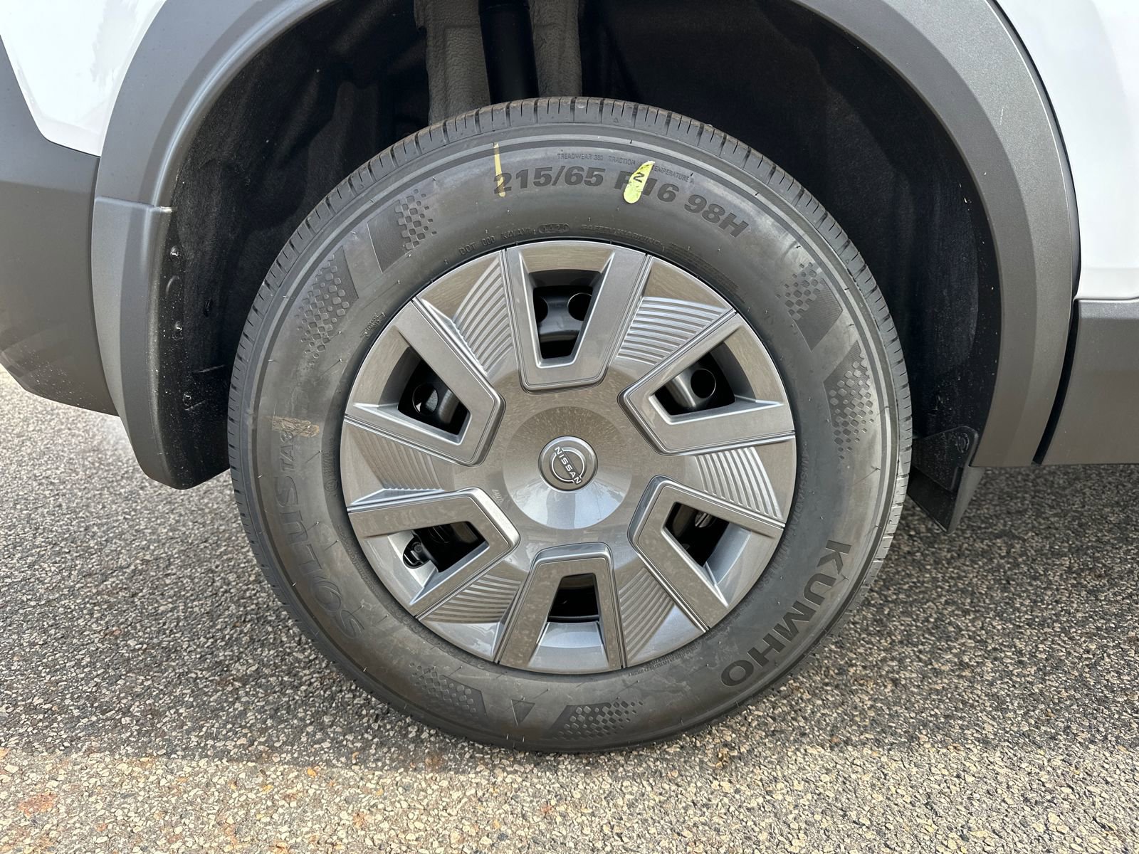 New 2026 Nissan Kicks S image 17