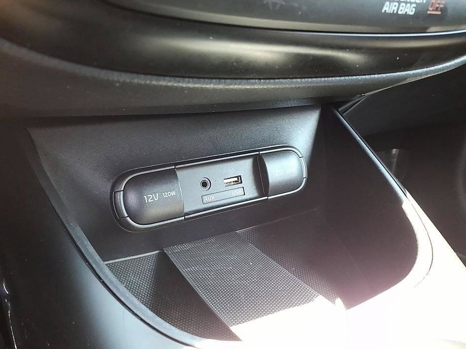 Used 2018 Kia Soul + FWD image 29