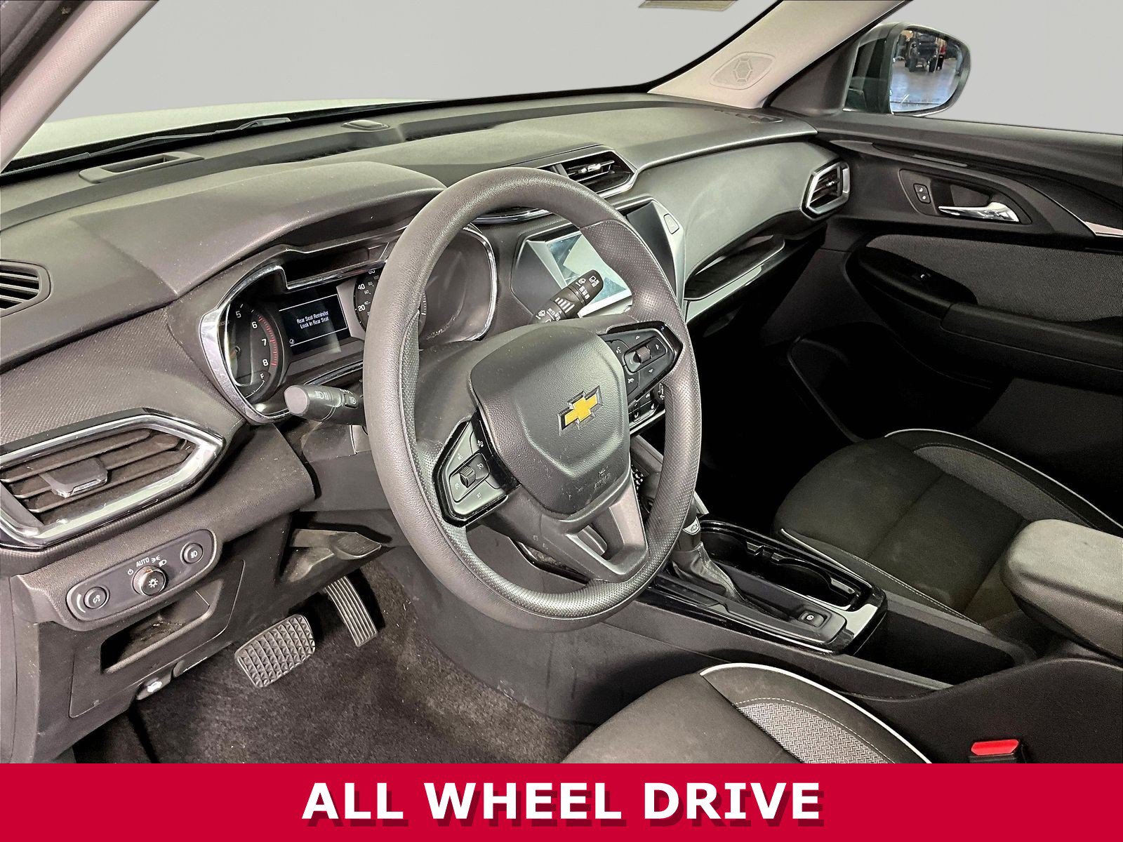 Used 2023 Chevrolet TrailBlazer LT AWD/4WD image 14