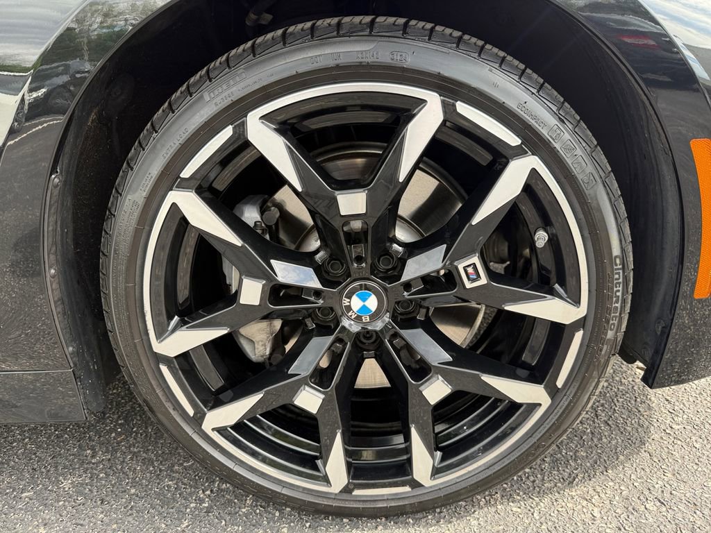 Certified 2025 BMW 330i xDrive Sedan w/ M Sport Package AWD/4WD image 18
