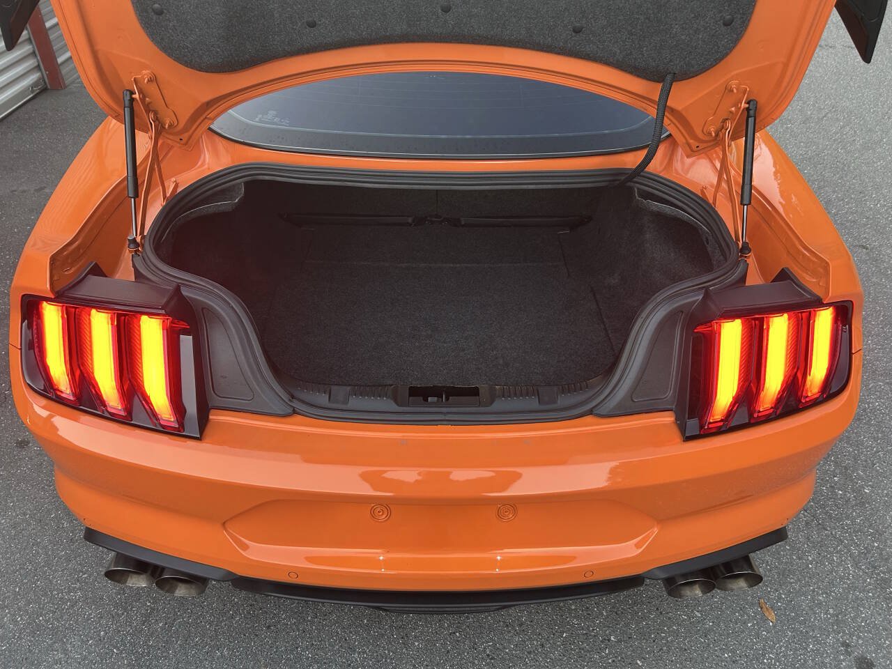 Used 2020 Ford Mustang GT w/ Black Accent Package RWD image 22