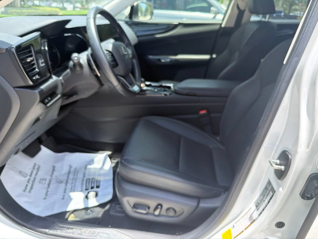 Used 2025 Lexus NX 250 FWD w/ Accessory Package (K3) image 4