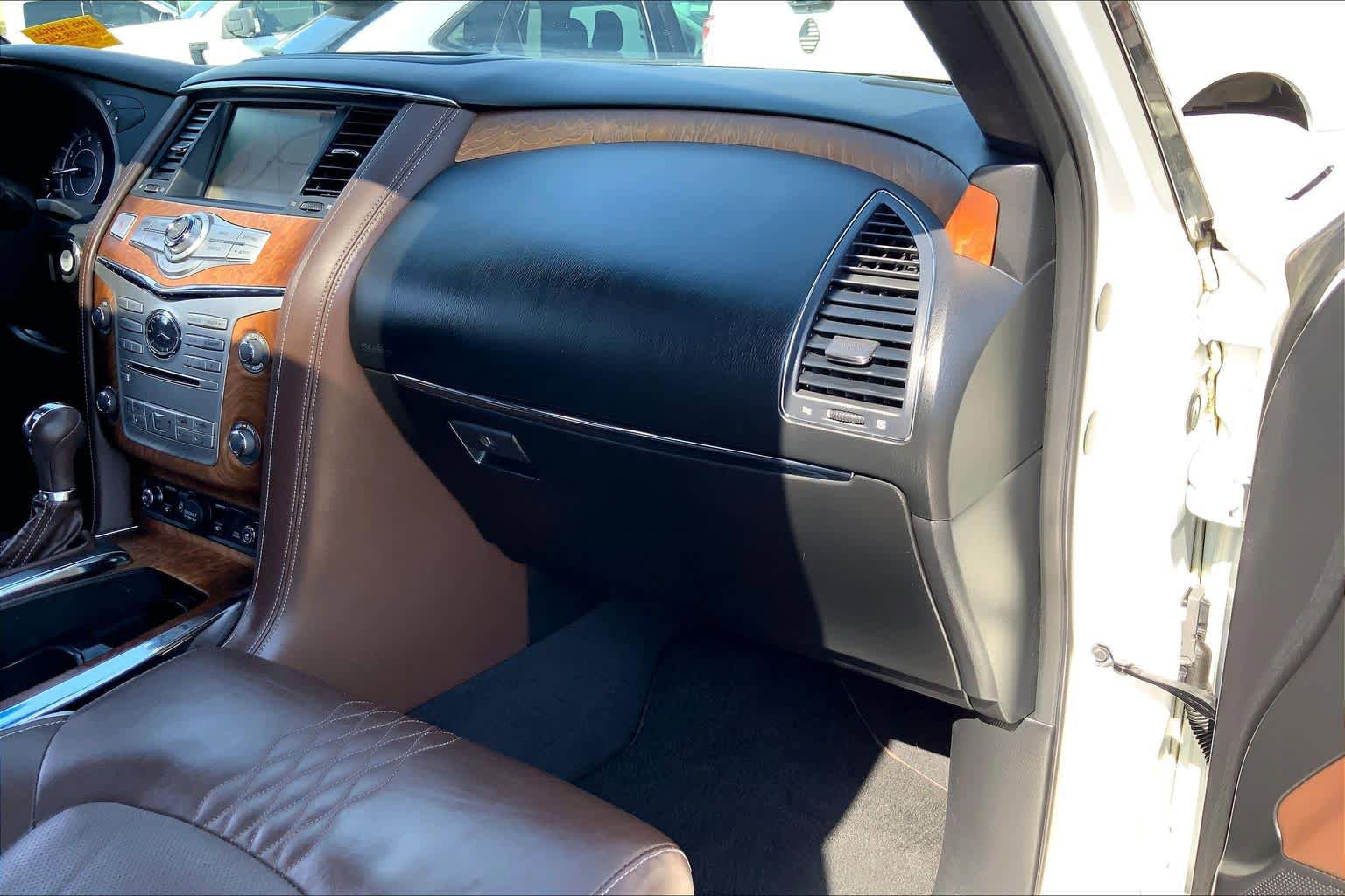 Used 2017 INFINITI QX80 Limited AWD/4WD image 17