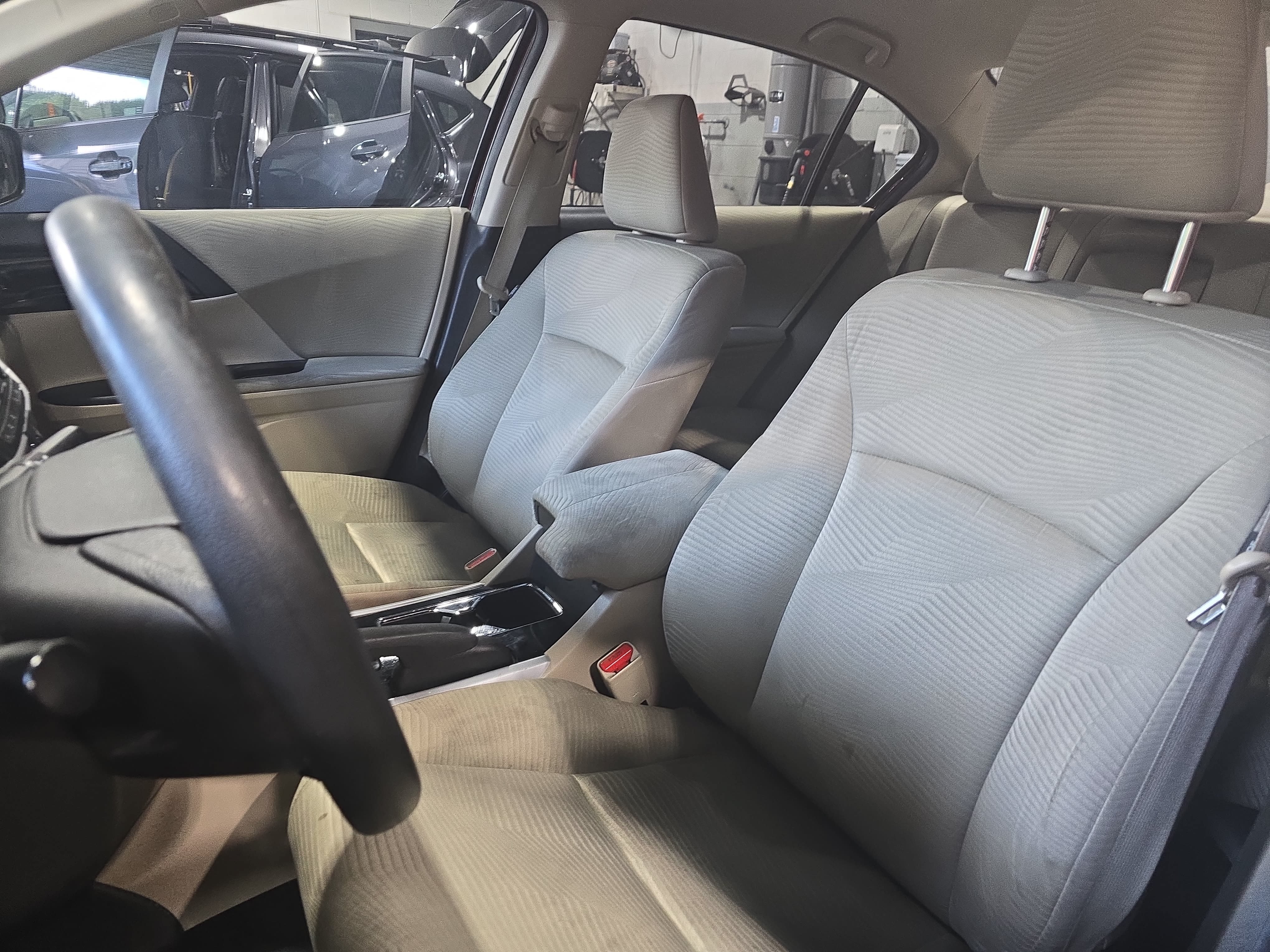 Used 2016 Honda Accord LX image 15