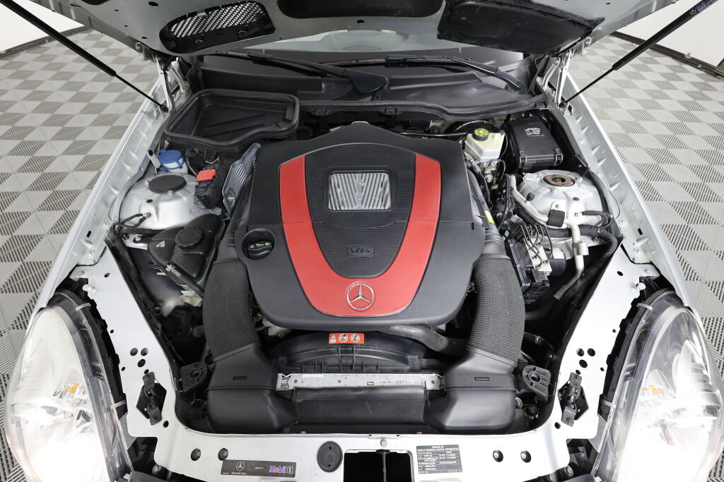 Used 2010 Mercedes-Benz SLK 350 image 28
