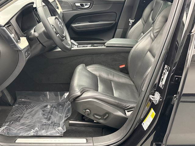 Used 2022 Volvo XC60 B6 Inscription AWD/4WD image 11