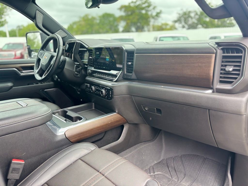 Used 2024 Chevrolet Silverado 2500 High Country w/ Technology Package image 17