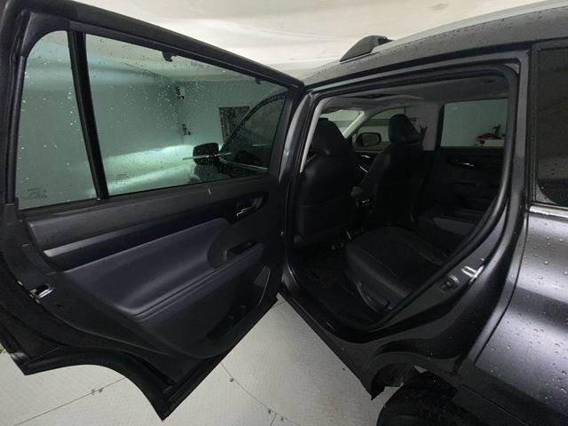 Used 2025 Toyota Highlander XLE AWD/4WD image 23