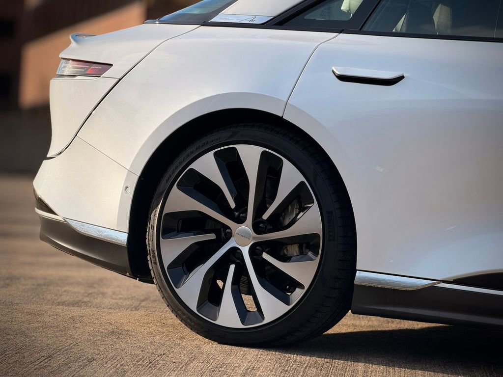 Used 2023 Lucid Air Grand Touring image 9