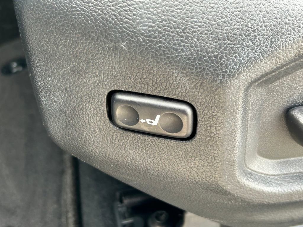 Used 2023 Toyota Sequoia Capstone RWD image 31