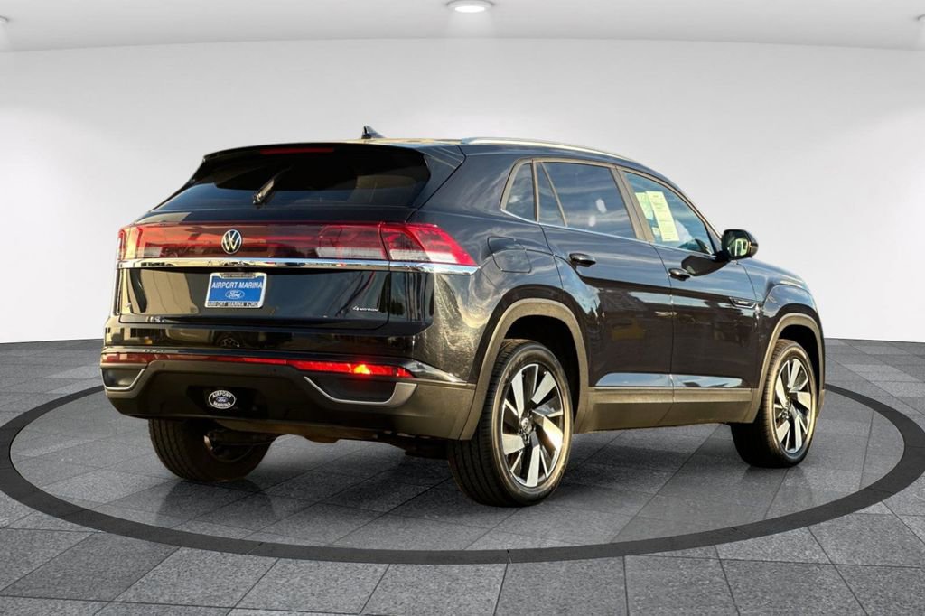 Used 2024 Volkswagen Atlas Cross Sport SE image 5