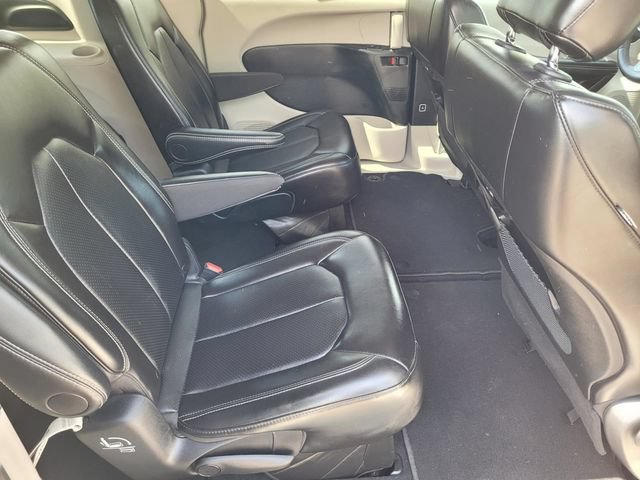 Used 2024 Chrysler Pacifica Touring-L FWD image 26