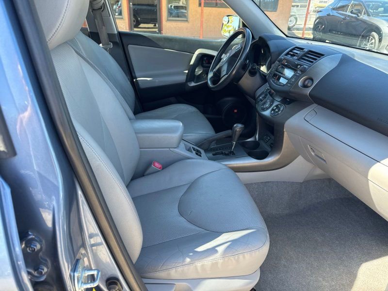 Used 2010 Toyota RAV4 Limited image 10