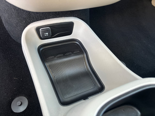 Used 2023 Chrysler Pacifica Touring-L FWD image 26