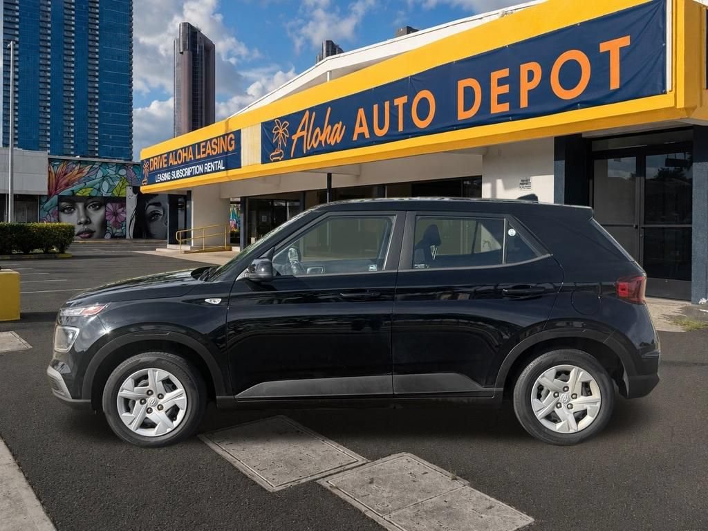 Used 2020 Hyundai Venue SE FWD image 2