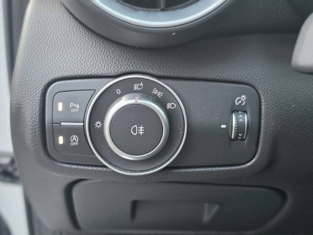 Used 2018 Alfa Romeo Giulia RWD image 64
