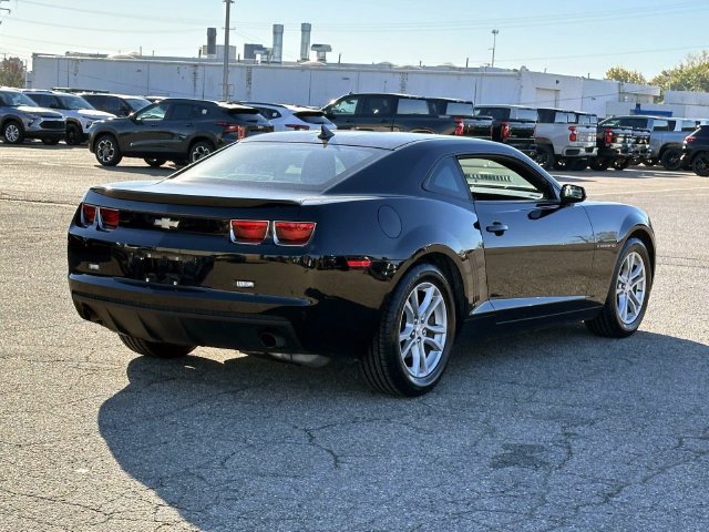 Used 2013 Chevrolet Camaro LT RWD image 5
