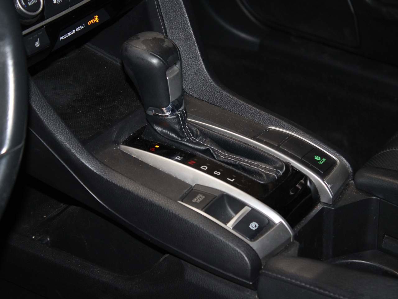 Used 2018 Honda Civic EX-L image 11