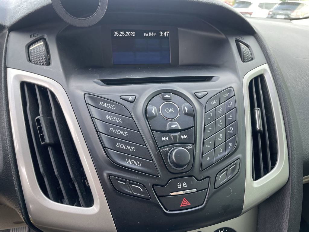 Used 2013 Ford Focus SE FWD image 12