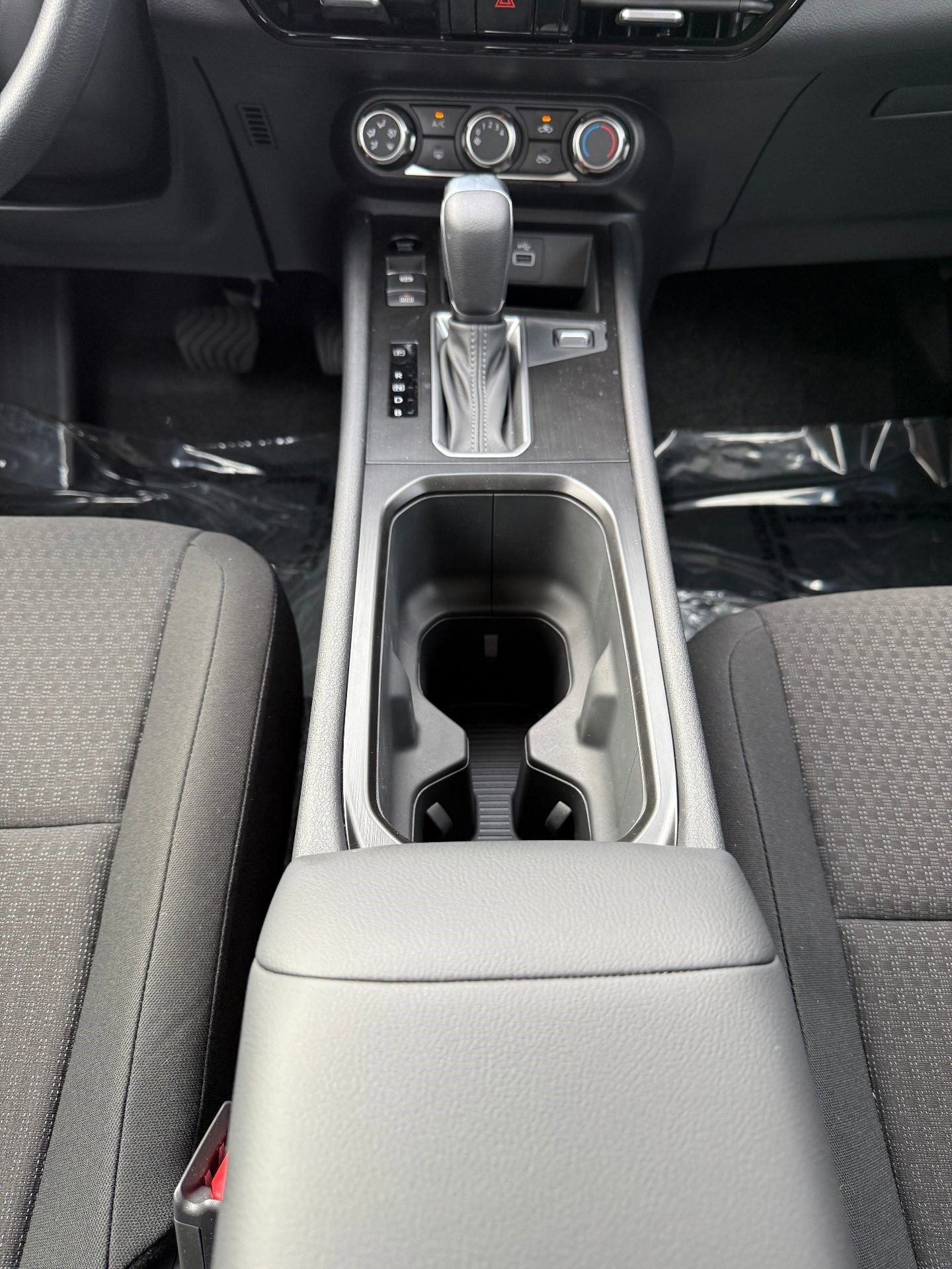 New 2026 Nissan Kicks SR w/ Cold Weather Package image 16