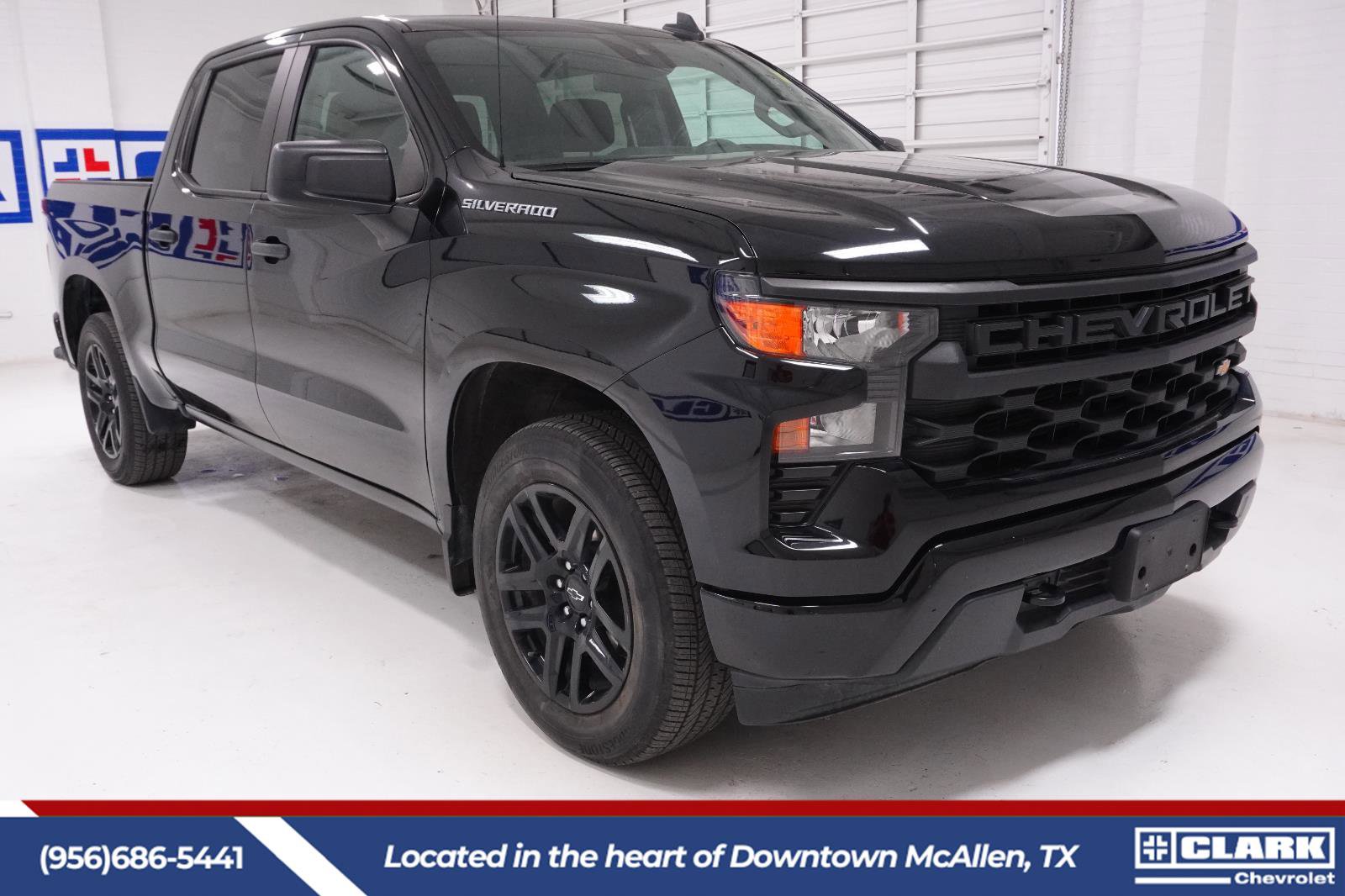 Used 2023 Chevrolet Silverado 1500 Custom image 3