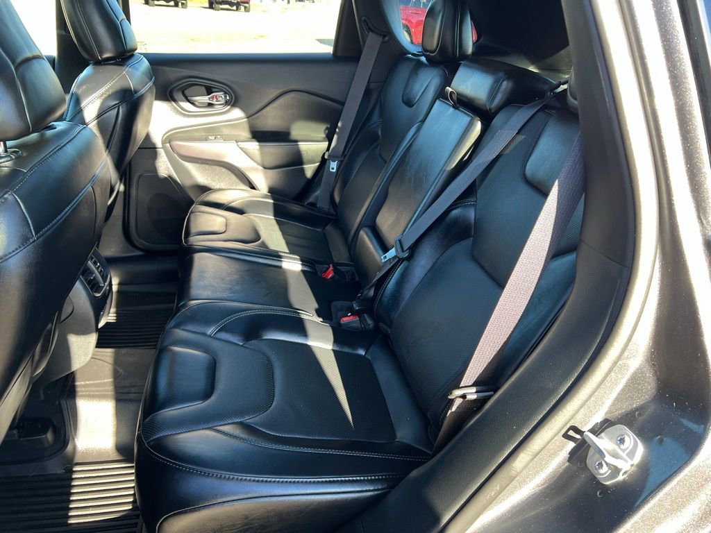 Used 2022 Jeep Cherokee Limited w/ Mopar Interior Package image 24