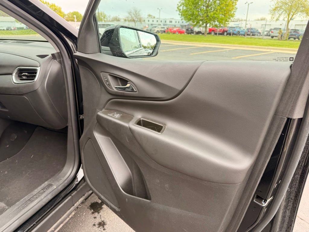 Used 2023 Chevrolet Equinox LT FWD image 23