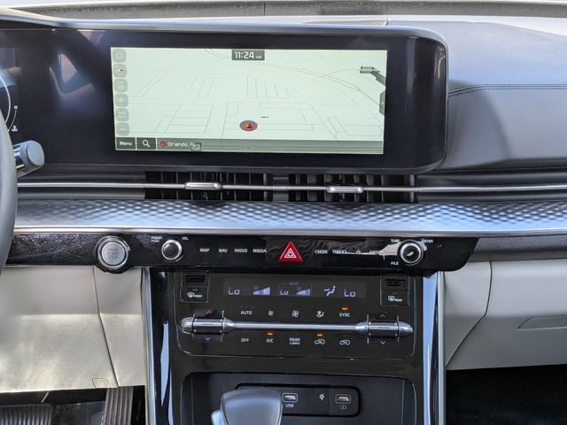 Certified 2024 Kia Carnival SX Prestige FWD image 18