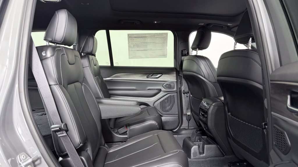 New 2027 Jeep Grand Cherokee L Limited AWD/4WD image 34
