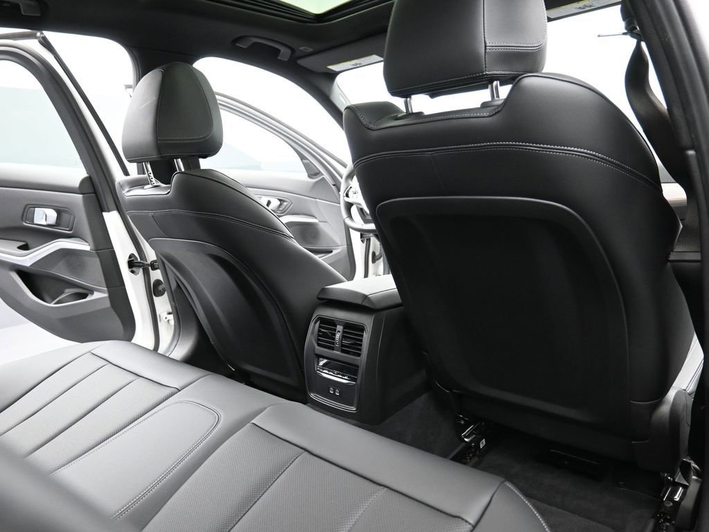 New 2025 BMW 330i xDrive Sedan w/ Convenience Package image 18