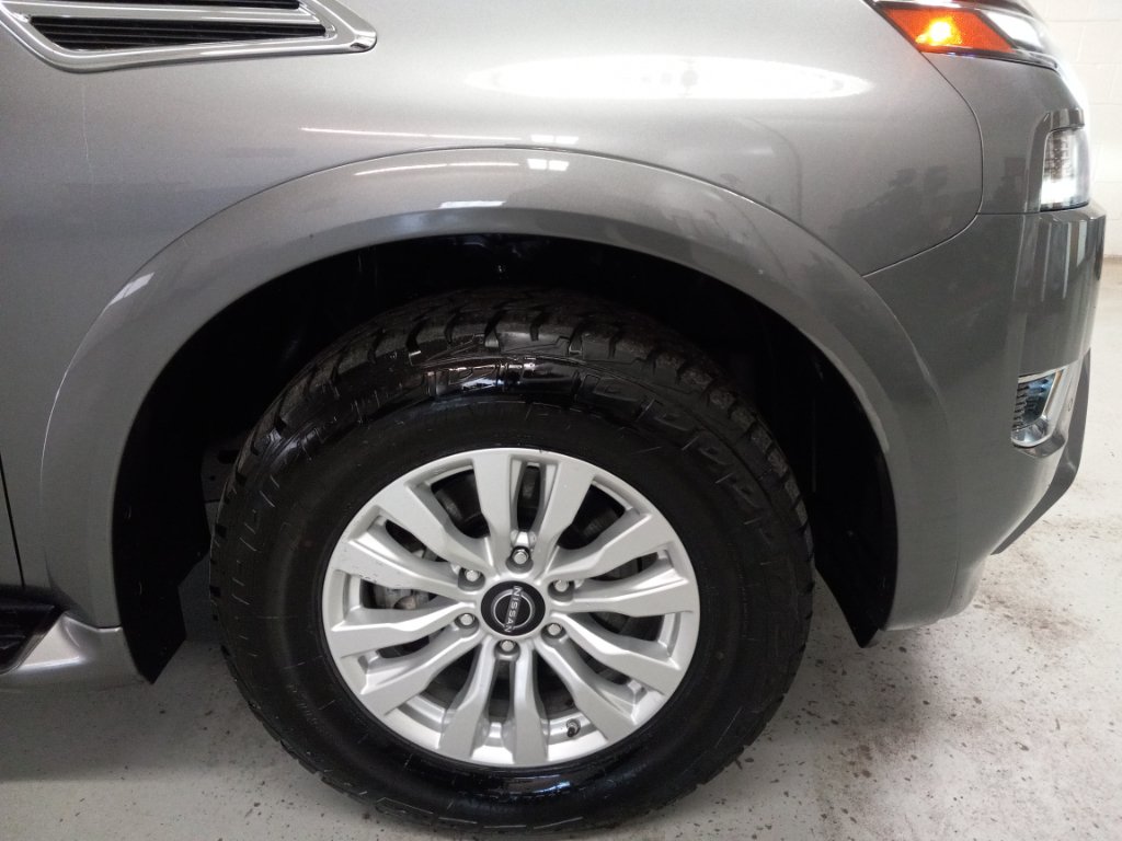 Used 2024 Nissan Armada SV AWD/4WD image 3