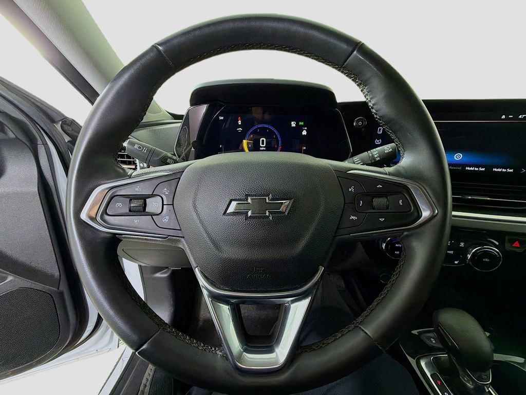 Used 2025 Chevrolet Trax ACTIV w/ Driver Confidence Package image 14