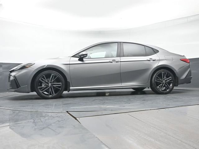 Used 2025 Toyota Camry LE image 29