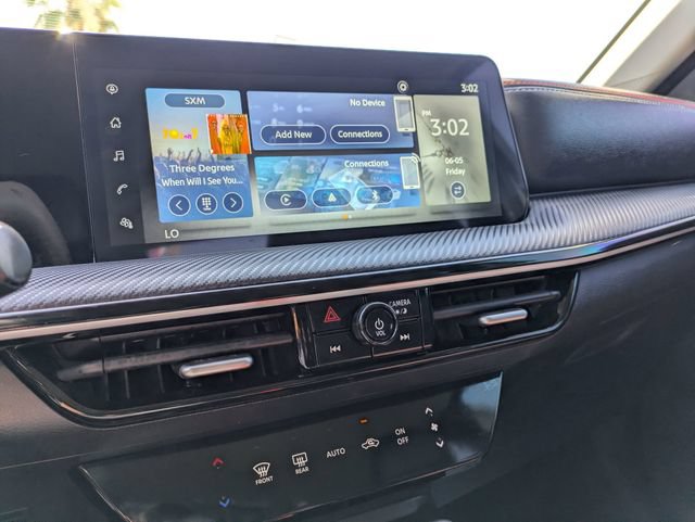 Certified 2025 Nissan Kicks SR FWD image 12